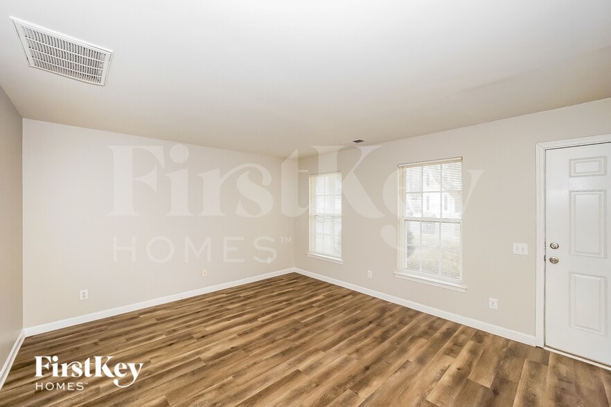 Building Photo - 5327 Peachwood Dr