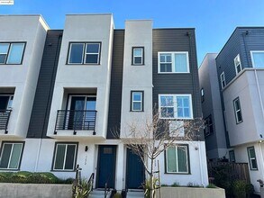 Building Photo - Modern 2+ Bedroom, 2++ Bathroom Living in the Heart of West Oakland’s Prescott Neighborhood