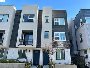 Building Photo - Modern 2+ Bedroom, 2++ Bathroom Living in ...