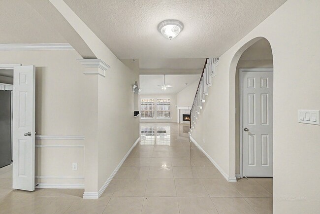 Building Photo - 2126 Highland Bay Ct