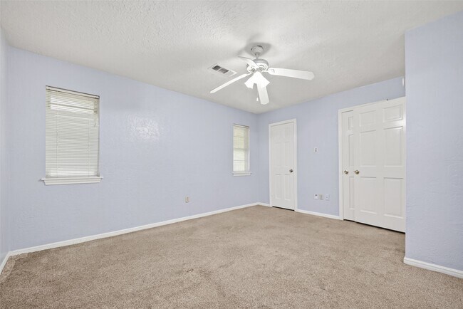 Building Photo - 8103 Oak Moss Dr