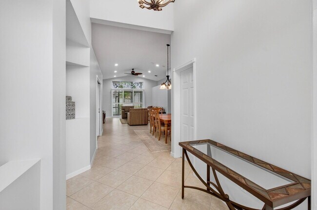 Building Photo - 9895 Tallyrand Dr