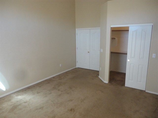 Building Photo - 5711 W Shady Grove Dr