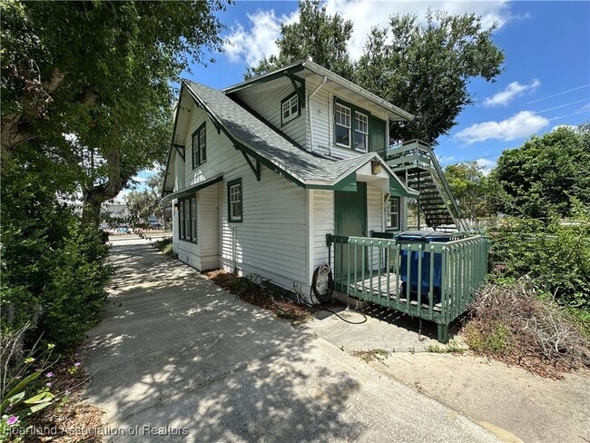 Building Photo - 419 E Center Ave