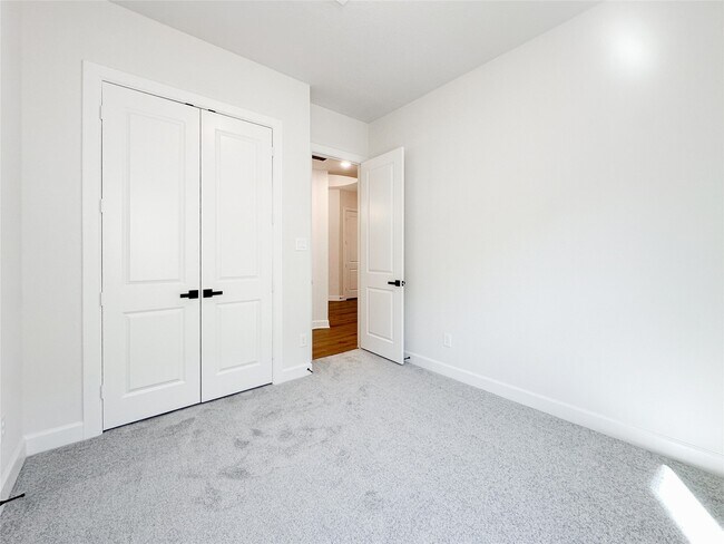 Building Photo - 1015 Windy Creek Path