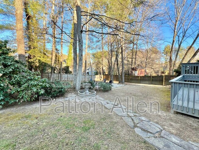 Building Photo - 29 Whispering Oak Ct