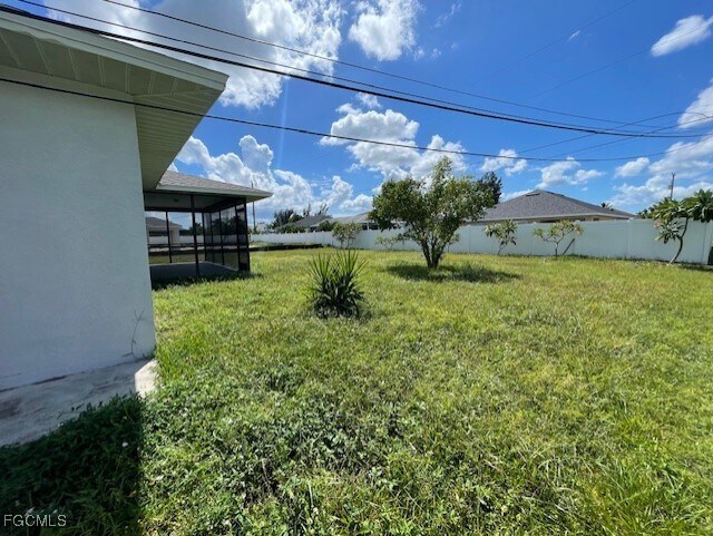 Building Photo - 2710 SW 4th Ave