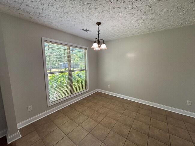 Building Photo - This Cute Home Is Everything You've Been Looking For! In A Quiet Subdivision With No Hoa