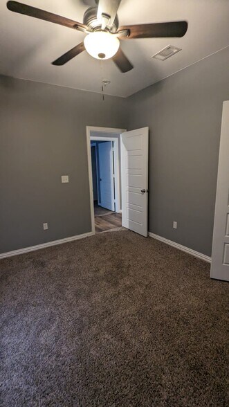 Building Photo - 1010 E Epstein St