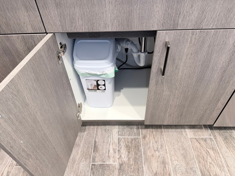 Building Photo - 6530 S Champlain Ave