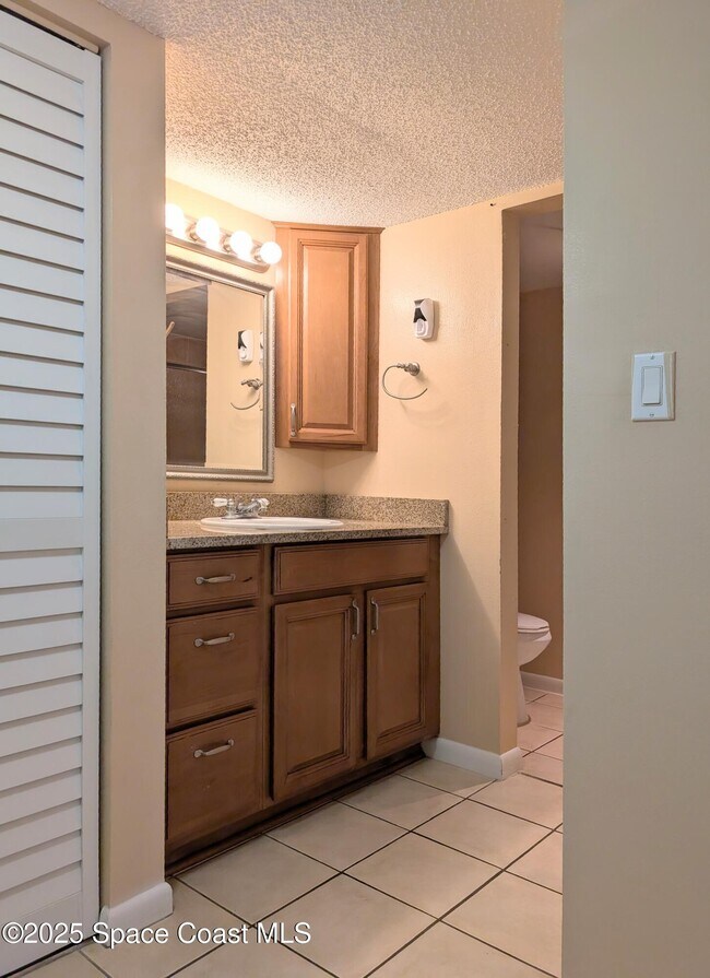 Building Photo - 1601 Sunny Brook Ln