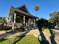 Building Photo - OAKVILLA