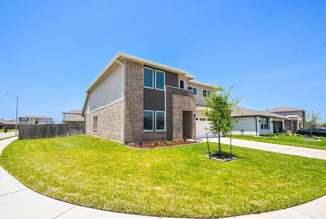 Building Photo - 8034 House bank Ln