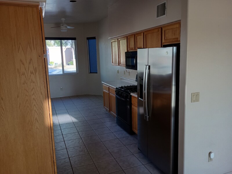Building Photo - 8119 N Peppersauce Dr