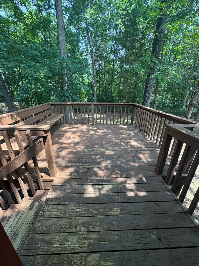 Building Photo - Great three bedroom, two bath house. Great...