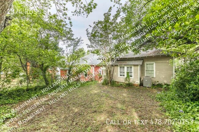 Building Photo - 1374 Ross St
