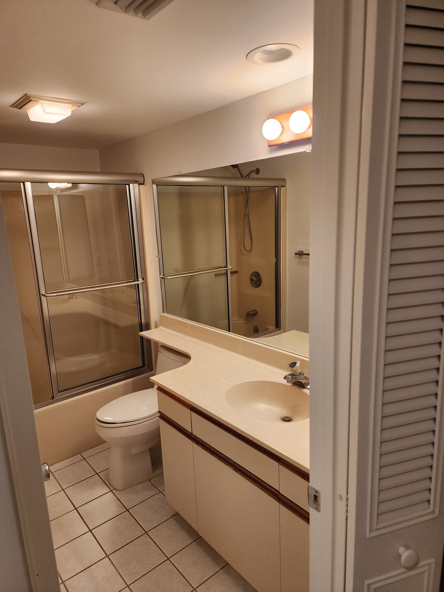 Building Photo - 28 Plantation Dr