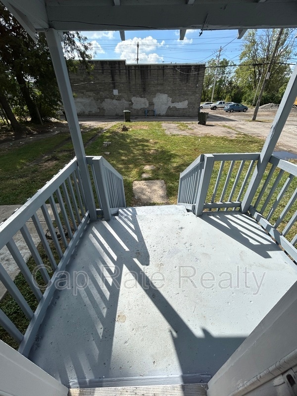 Building Photo - 807 E 2nd Ave