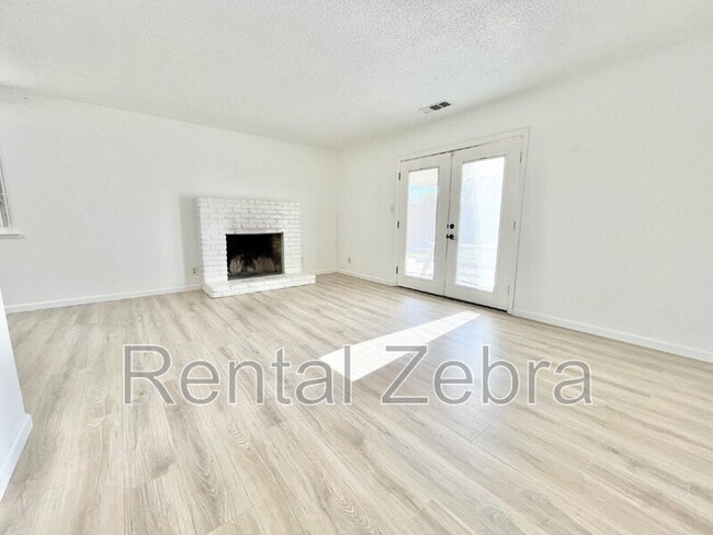 Building Photo - 2747 Branco Ave