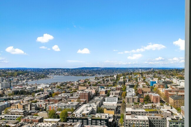 Building Photo - 1321 Seneca St