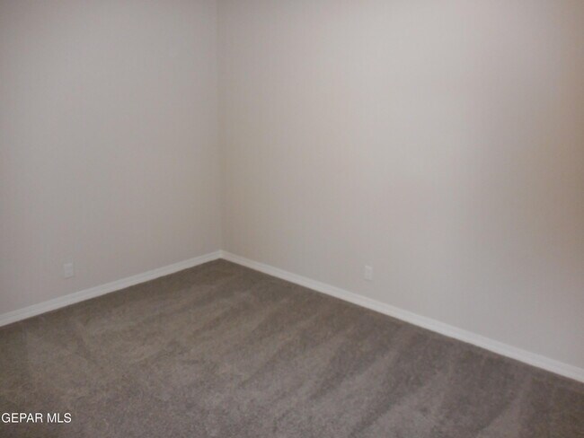 Building Photo - 552 Pne Vly Pl