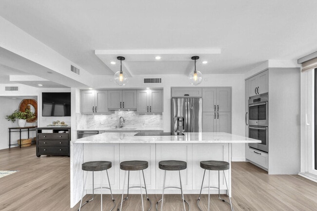 Building Photo - 5380 N Ocean Dr