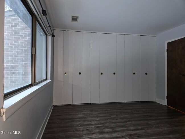 Building Photo - 93 Ridgewood Terrace