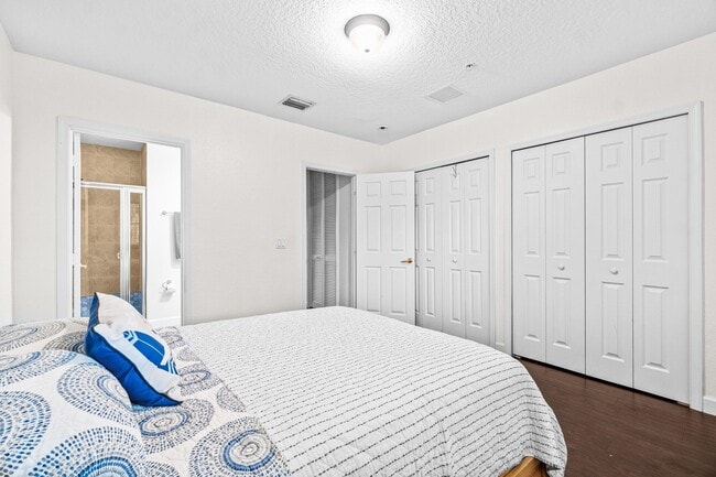 Building Photo - 122 Bayfront Dr