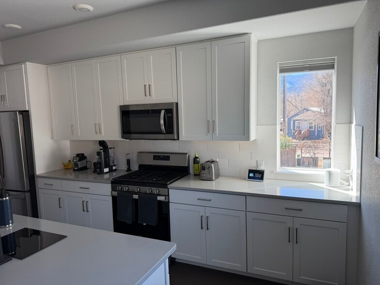 Spacious Kitchen - 1746 Creek Edge Vw