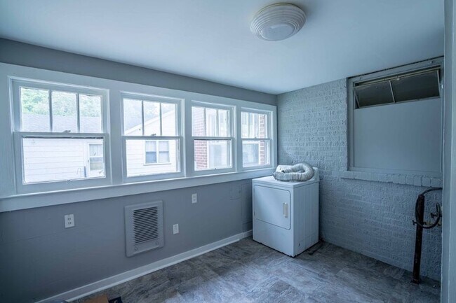 Building Photo - 505 Malone Cir