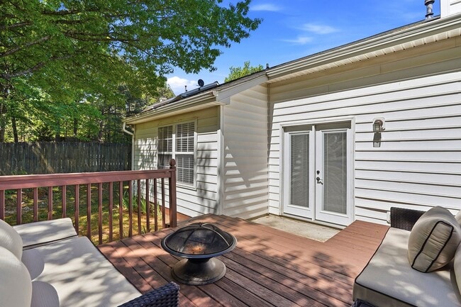 Building Photo - RANCH HOME with 3 bedrooms and 2 baths-CONVENIENT LOCATION