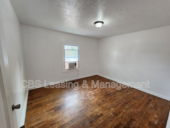 Building Photo - 23 Mason Dr