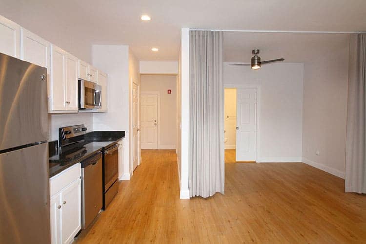 Building Photo - 117 S Main St