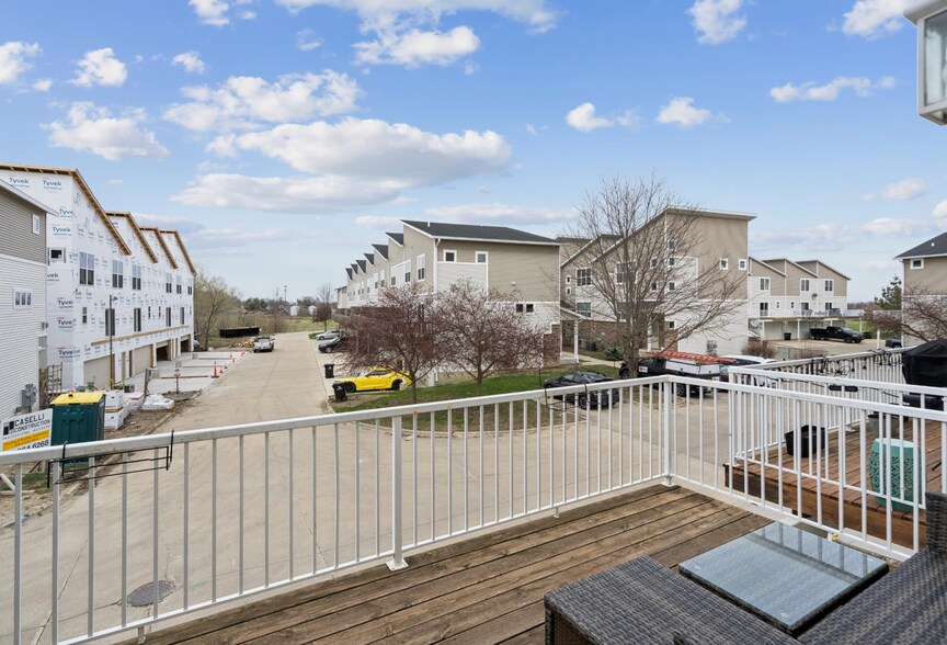 Deck - 301 SE 11th St