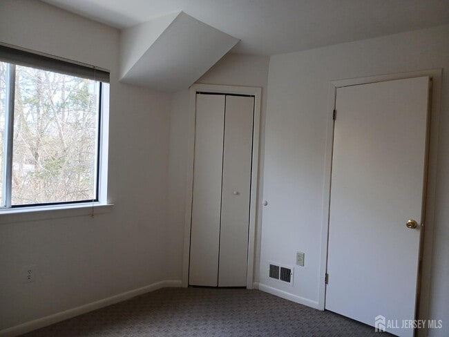 Building Photo - 1081 Schmidt Ln