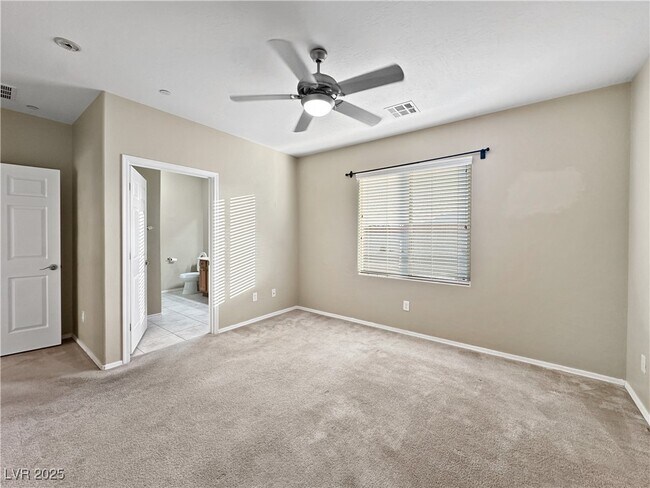Building Photo - 6868 Sky Pointe Dr