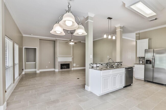 Building Photo - 8326 Hunters Village Dr