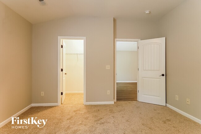 Building Photo - 321 Reed Way