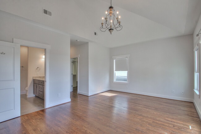 Building Photo - 1319B Pillow St