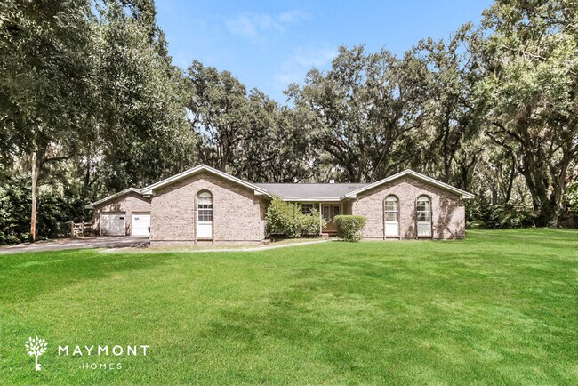 Primary Photo - Single-Level Living Surrounded by Towering...