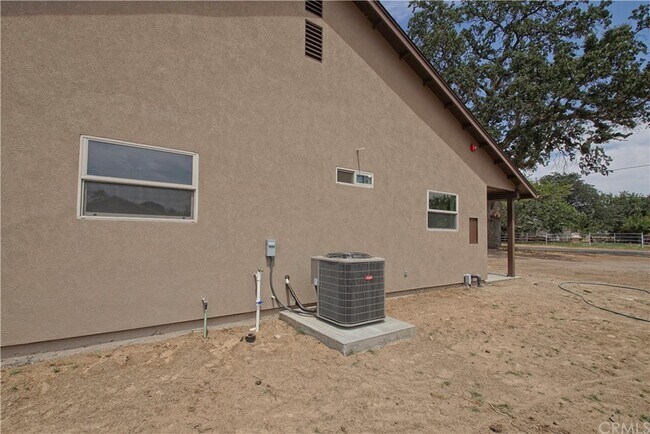 Building Photo - 8435 Buena Vista Ave