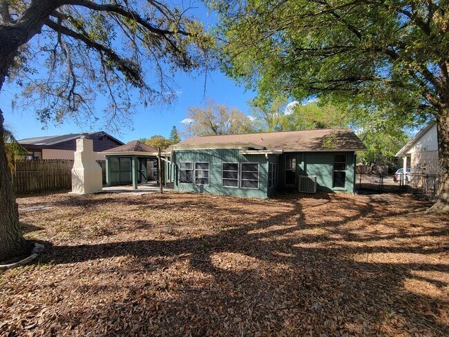 Building Photo - 6922 Westend Ave