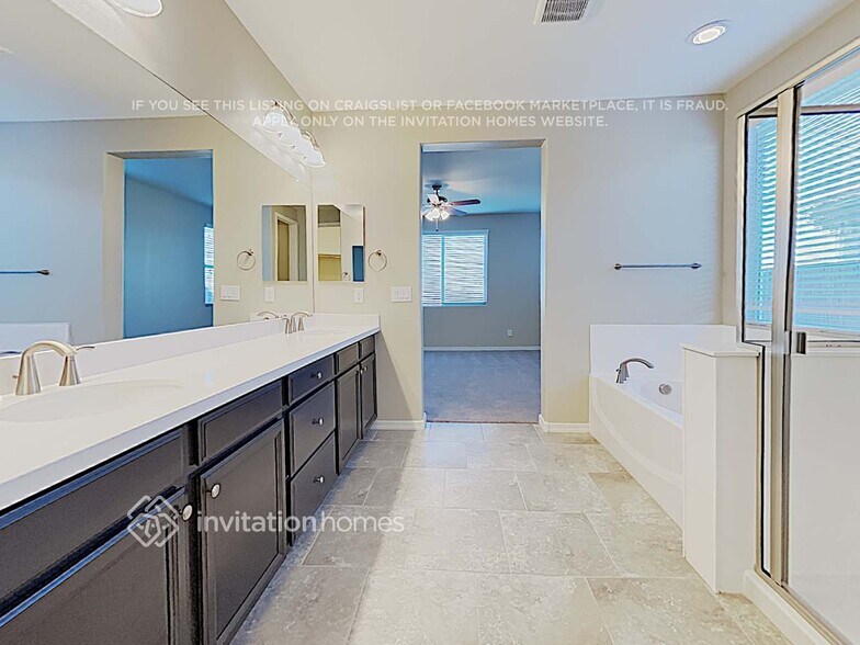 Building Photo - 19018 W Yucatan Dr