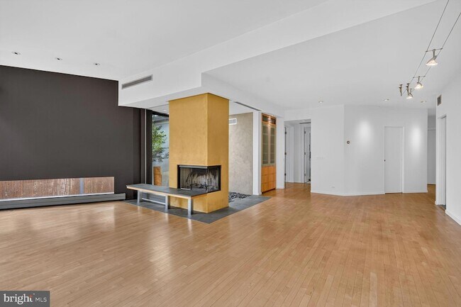 Building Photo - 3113 45th St NW