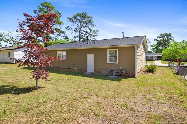 Building Photo - 1644 Inverness Dr