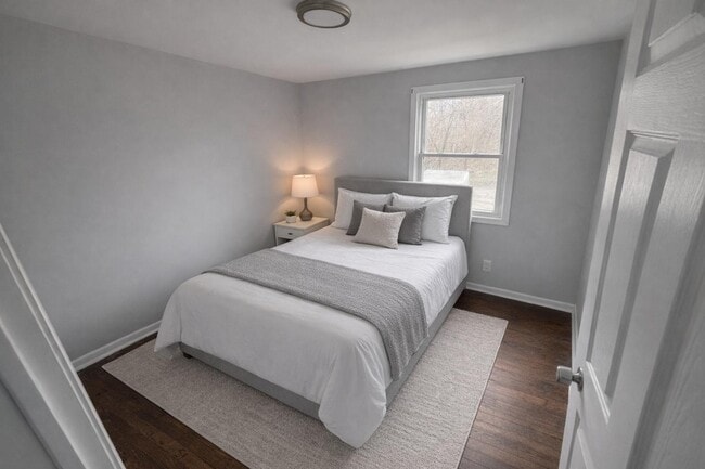 Building Photo - 3526-28 E 9th Ave