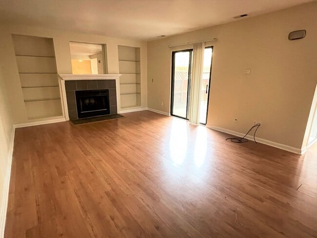 Building Photo - Spacious 3 bedroom in Finley Forest offers convenient location and neighborhood amenities