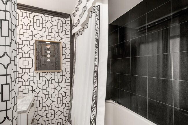 Building Photo - 2260 Peachtree Rd