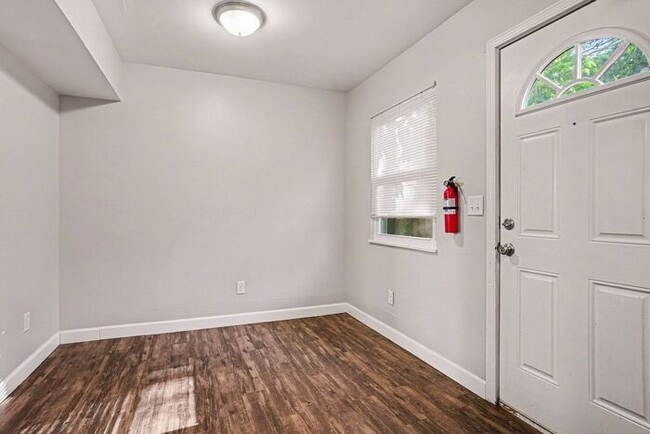 Building Photo - $150 off move-in when using Rently - $1099- 2 Bedroom Townhome off Westnedge