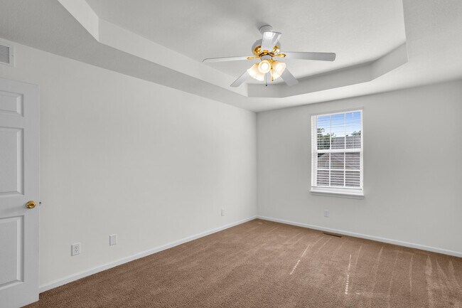 Building Photo - 1704 Juniper Dr